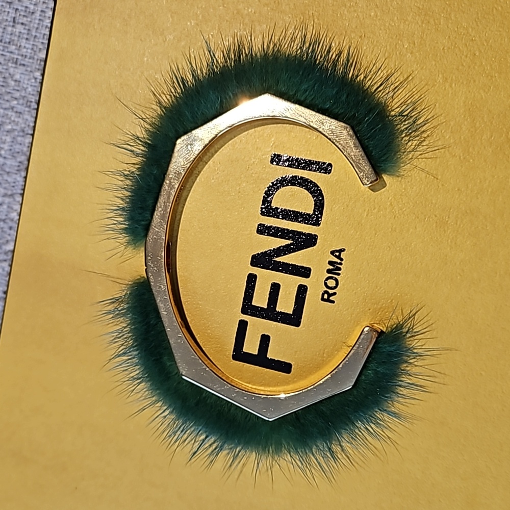 🚫SOLD🚫 Fendi Gold FF Logo Green Mink Bangle Bracelet 💚 - Picture 3 of 7